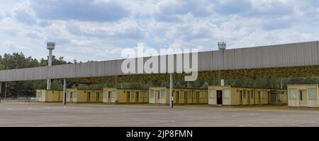 Helmstedt -Marienborn Deutschland, 4. August 2022: Gedenkstätte und Museum Deutsche Teilung Helmstedt -Marienborn Autobahn nach Berlin ehemaliger Grenzübergang innerdeutsche Grenze Ost- und Westdeutschland. Stockfoto