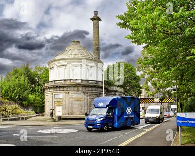 PERTH CITY SCHOTTLAND FERGUSSON KUNSTGALERIE UND GEBÄUDE IM SOMMER Stockfoto