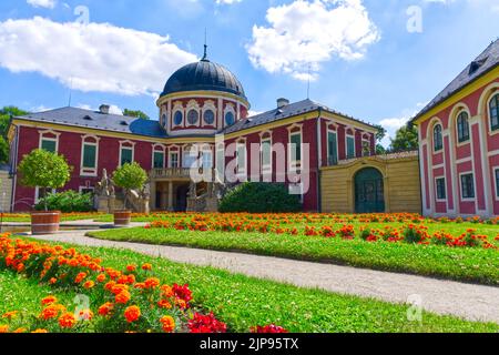 Veltrusy Chateau extra weite Ansicht schönes Wetter in Tschechien Europa Stockfoto