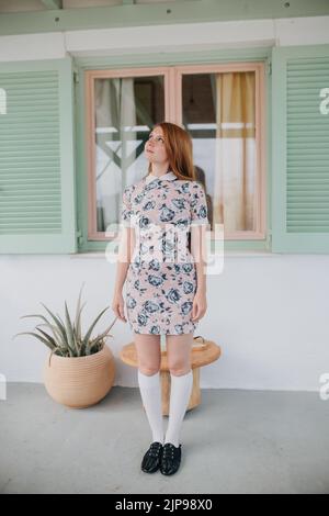 Mode, Sommer, Sommersundress, Mode, Sommer, Kleid, Kleider, Sommerkleid, Sommerkleider, Sundresses Stockfoto