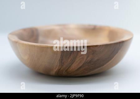 Holz gedreht handgemachte Holzschale / Schale aus englischer Walnuss Stockfoto