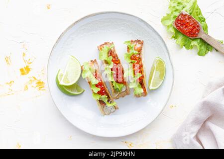 Vorspeise, Mini Taco, Forellenkaviar, Lachs Taco, Vorspeisen, Amüsieren Sie sich Stockfoto