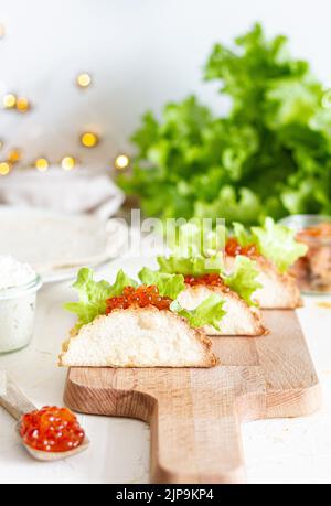 Vorspeise, Snack, Mini-Taco, Lachs-Taco, Forellenkaviar, Vorspeisen, Snacks Stockfoto