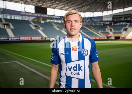 Gents Jens Pettr Hauge, abgebildet während einer Vertragsunterzeichnung des belgischen Fußballvereins KAA Gent, um einen neuen Spieler zu präsentieren, Dienstag, 16. August 2022 in Gent. BELGA FOTO JAMES ARTHUR GEKIERE Stockfoto