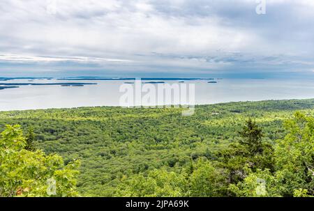 Blick von der Spitze des kahlen Felsens im camden Hills State Park, camden, maine Stockfoto