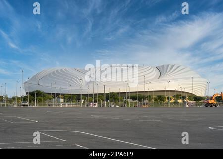 DOHA, KATAR - 14. AUGUST 2022: Das Al Janoub Stadium in Al Wakrah ist das zweite unter den acht Stadien für die FIFA Fußball-Weltmeisterschaft 2022 in Katar, nach der WM in Katar Stockfoto