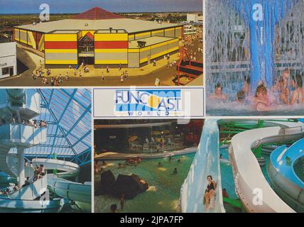 Postkarte aus den 1980er Jahren von Funcoast World mit Funsplash, dem neuen Hallenbad. Butlins Skegness. Lincolnshire, England Stockfoto