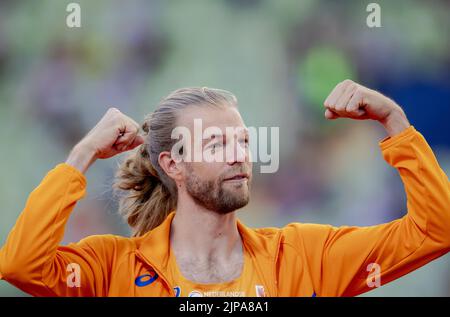 MÜNCHEN - Douwe Amels im Einsatz beim Hochsprung am sechsten Tag der Mehreuropameisterschaft. Die deutsche Stadt München wird 2022 eine kombinierte Europameisterschaft verschiedener Sportarten veranstalten. ANP ROBIN VAN LONKHUIJSEN Stockfoto