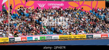 Zuschauer bei den Commonwealth Games im Alexander Stadium, Birmingham, England, am 3.. August 2022. Stockfoto