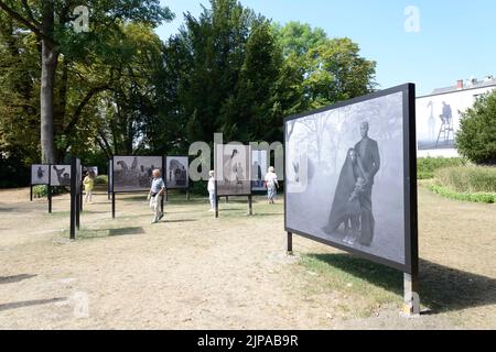 Baden, Niederösterreich, Österreich. 15. August 2022. Das größte Outdoor-Fotofestival in Europa in „Baden bei Wien“ Stockfoto