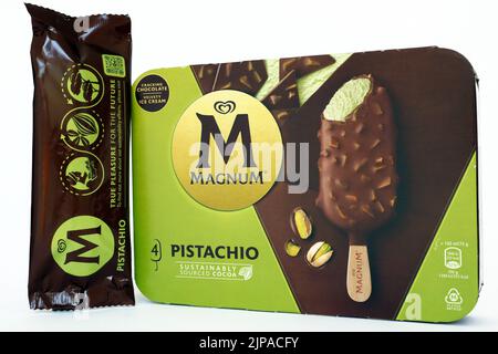 MAGNUM Pistachio Eis. Magnum ist eine Marke von Unilever Stockfoto