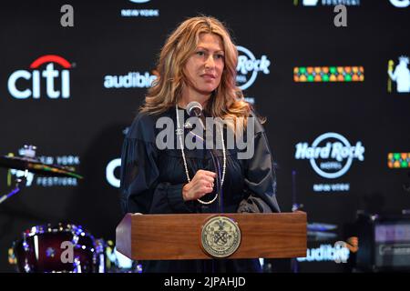 Karin Kopano, Geschäftsführerin des Hard Rock Hotels, gibt die Rückkehr des jährlichen New York Comedy Festivals 18. im Hard Rock Hotel am August bekannt Stockfoto