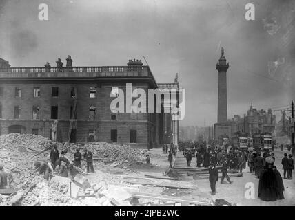 Die Hülle des GPO (General Post Office) in der Sackville Street (später O'Connell Street), Dublin nach dem Aufstand von 1916. Stockfoto