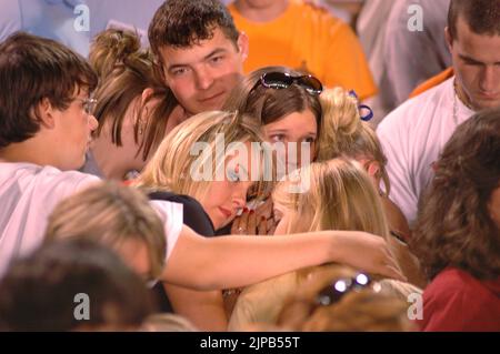 Jugendliche bei Preacher Rick Gage von seinem Ministerium in Atlanta und seine Wiederbelebung, um diese Menschen bei der Veranstaltung in einem Fußballstadion in GA zu retten Stockfoto