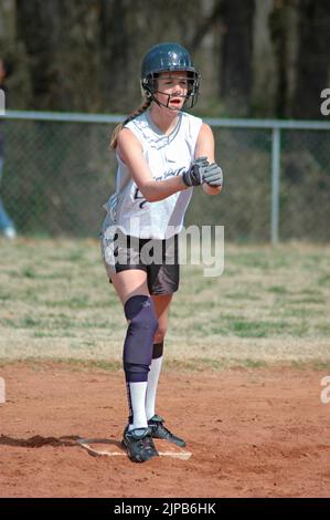 Jugend und Trainer auf Sportplätzen beim Frühling Sport, wird trainiert und spielt Spiele Stockfoto