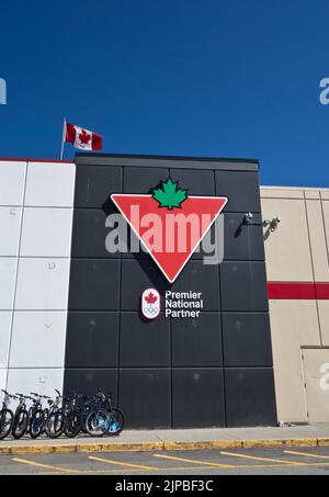 Logo des Canadian Tire Stores auf dem Gebäude Stockfoto