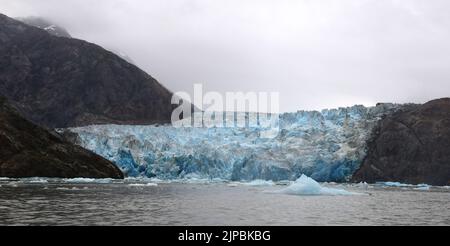 Glacier Bay, Alaska, USA. 6. August 2022. Der South Sawyer Glacier im Tracy Arm Fjord, Alaska, wird am Samstag, dem 6. August 2022, gesehen. (Bild: © Mark Hertzberg/ZUMA Press Wire) Stockfoto