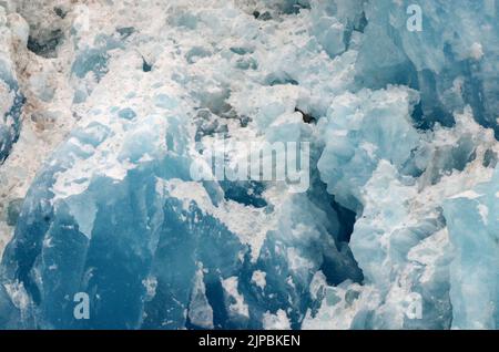 Glacier Bay, Alaska, USA. 6. August 2022. Der South Sawyer Glacier im Tracy Arm Fjord, Alaska, wird am Samstag, dem 6. August 2022, gesehen. (Bild: © Mark Hertzberg/ZUMA Press Wire) Stockfoto