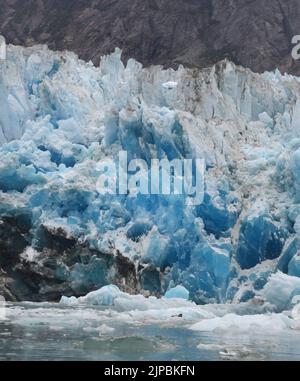 Glacier Bay, Alaska, USA. 6. August 2022. Der South Sawyer Glacier im Tracy Arm Fjord, Alaska, wird am Samstag, dem 6. August 2022, gesehen. (Bild: © Mark Hertzberg/ZUMA Press Wire) Stockfoto