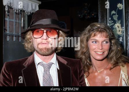 Richard Harris und Ann Turkel 1981 Quelle: Ralph Dominguez/MediaPunch Stockfoto