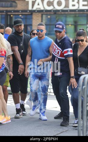 Avenue of America, New York, USA, 14. August 2022 - Prince Royce auf der Dominican Day Parade 40. heute in New York City. Foto: Luiz Rampelotto/EuropaNewswire FOTOKREDIT ERFORDERLICH. Stockfoto