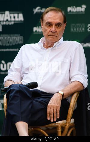 Marina Di Pietrasanta, Italien. 16. August 2022. Clemente Mastella Clemente Mastella ist Leiter von Noi di Centro bei einem Treffen mit caffè of Versiliana.Quelle: Stefano Dalle Luche/Alamy Live News Stockfoto