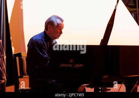 Der russische Pianist und Dirigent Mikhail Pletnev gab am 16. August 2022 ein Konzert zur Eröffnung des Piano Loop Festivals 9. in Split, Kroatien. Foto: Miroslav Lelas/PIXSELL Stockfoto