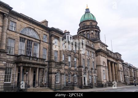 Blick auf georgianische Gebäude in der Neustadt von Edinburgh Stockfoto