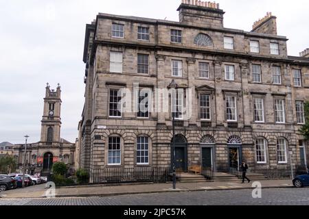 Blick auf georgianische Gebäude in der Neustadt von Edinburgh Stockfoto