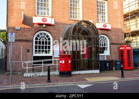 Holywell, Flintshire, Großbritannien: 14. August 2022: Das Postamt in der kleinen Marktstadt Holywell in nordwales Stockfoto