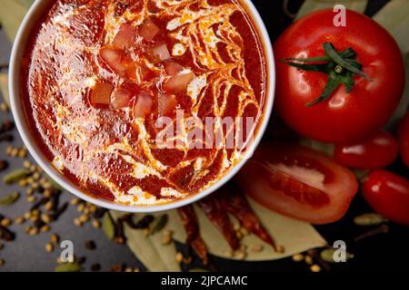 Traditionelles indisches Essen mit vielen Spises Stockfoto