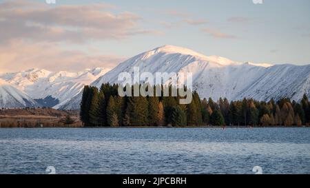 Sonnenaufgang am See Ruataniwha, Twizel, Südinsel. Stockfoto