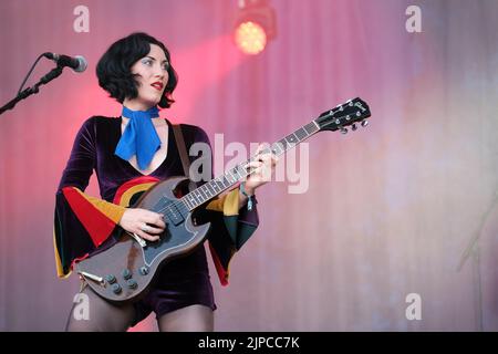 Rosalie Cunningham tritt bei der Cropredy Convention von Fairport auf. Banbury, Großbritannien. 13. August 2022 Stockfoto