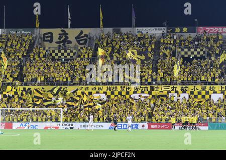 Kashiwa, Chiba, Japan. 14. August 2022. Fans von Kashiwa Reysol während des Ligagleichs 2022 J1 zwischen Kashiwa Reysol und Sanfrecce Hiroshima im Sankyo Frontier Kashiwa Stadium Hitachidai in Kashiwa, Chiba, Japan, 14. August 2022. Quelle: AFLO/Alamy Live News Stockfoto