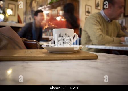 Barcelona, Spanien - 29.. Dez 2019: Els Quatre Gats Café, beliebter Treffpunkt berühmter Künstler. Atmosphäre Stockfoto