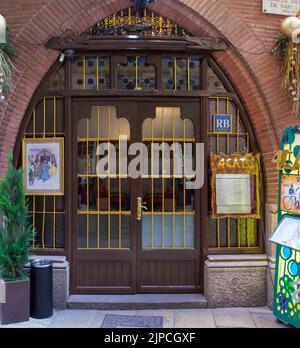 Barcelona, Spanien - 29.. Dez 2019: Els Quatre Gats Café, beliebter Treffpunkt berühmter Künstler. Eingang Stockfoto