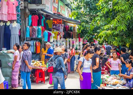 Wenige Schritte von den Straßen von Mandalay Myanmar, ehemals Burma Stockfoto