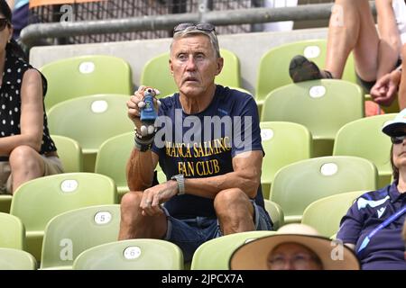 München, Deutschland. 17. August 2022. MÜNCHEN 2022-08-17Swedish Eishockey-Legende Börje Salming auf der Tribüne, als seine Tochter Bianca Salming bei den Europameisterschaften in München am Mittwoch im Hochsprung im Frauenhauptkampf gegeneinander antreten wird. Foto: Jessica Gow/TT/Code 10070 Credit: TT News Agency/Alamy Live News Stockfoto