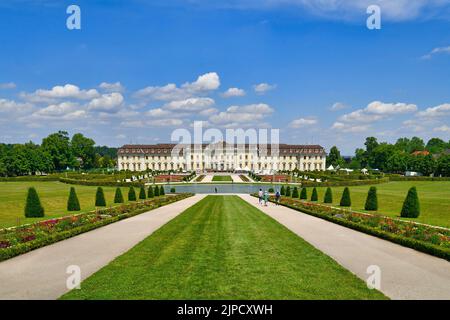 Ludwigsburg, Deutschland - August 2022: Barocker Garten und Wohnhaus in Ludwigsburg Stockfoto