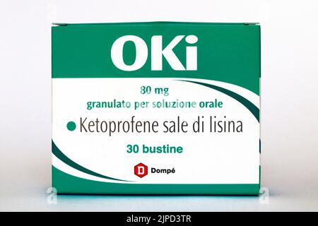 OKI-Medizin mit einer Lösung des Ketoprofen-Lysinsalzes. Wird verwendet, um Schmerzen von verschiedenen Erkrankungen zu lindern. OKI ist eine Marke von Dompé Farmaceutici Stockfoto