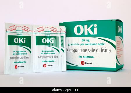 OKI-Medizin mit einer Lösung des Ketoprofen-Lysinsalzes. Wird verwendet, um Schmerzen von verschiedenen Erkrankungen zu lindern. OKI ist eine Marke von Dompé Farmaceutici Stockfoto