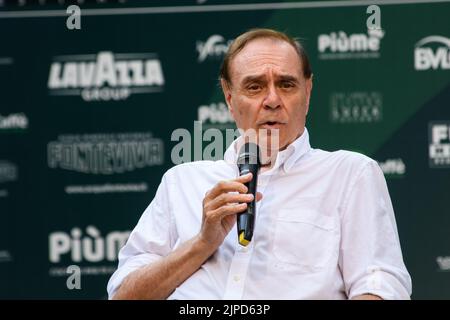 Marina Di Pietrasanta, Italien. 16. August 2022. Clemente Mastella Clemente Mastella, Leiter von Noi di Centro, ist bei der Begegnung mit caffè der Versiliana. (Foto: Stefano Dalle Luche/Pacific Press) Quelle: Pacific Press Media Production Corp./Alamy Live News Stockfoto