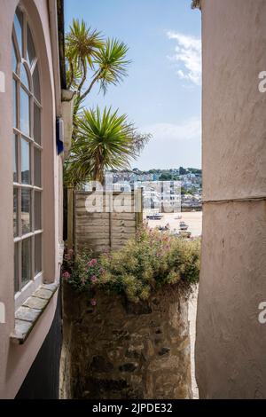 Ansicht verbergen das Fenster von St Ives Beach, Cornwall, Großbritannien Stockfoto