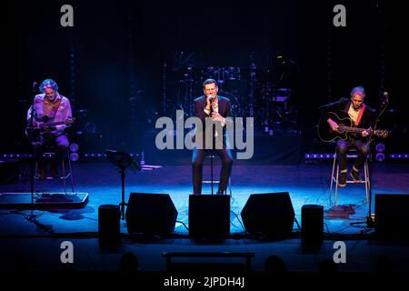 Tony Hadley tritt in Venue Cymru, Llandudno, Nordwales, auf. Stockfoto