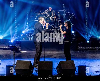 Tony Hadley tritt in Venue Cymru, Llandudno, Nordwales, auf. Stockfoto