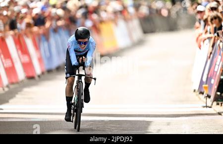 München, Deutschland. 17. August 2022. Die Belgierin Julie Van de velde, aufgenommen während des Elite-Zeitfahrens (24km) bei den Europameisterschaften München 2022, in München, Deutschland, am Mittwoch, 17. August 2022. Die zweite Auflage der Europameisterschaften findet vom 11. Bis 22. August statt und umfasst neun Sportarten. BELGA FOTO ERIC LALMAND Kredit: Belga Nachrichtenagentur/Alamy Live News Stockfoto