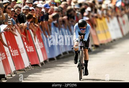 München, Deutschland. 17. August 2022. Die Belgierin Julie Van de velde, aufgenommen während des Elite-Zeitfahrens (24km) bei den Europameisterschaften München 2022, in München, Deutschland, am Mittwoch, 17. August 2022. Die zweite Auflage der Europameisterschaften findet vom 11. Bis 22. August statt und umfasst neun Sportarten. BELGA FOTO ERIC LALMAND Kredit: Belga Nachrichtenagentur/Alamy Live News Stockfoto