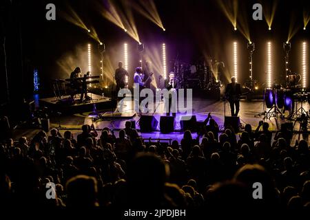 Tony Hadley tritt in Venue Cymru, Llandudno, Nordwales, auf. Stockfoto