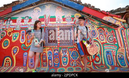 Taichungs Rainbow Village, wurde beschuldigt, die berühmten Wandmalereien am 30 2022. Juli in einem A zu entstellen Stockfoto