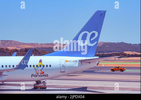 Logo von Air Europa im Heck eines Flugzeugs in einem Transportgebäude Stockfoto